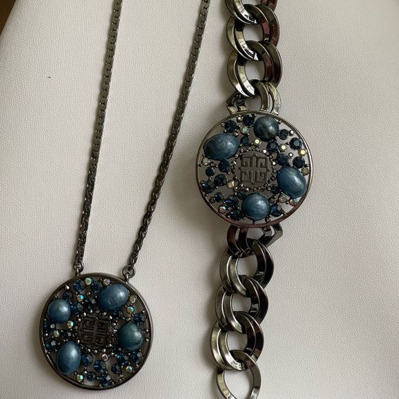 Givenchy jewelry necklace and bracelet - Picture 1 of 5